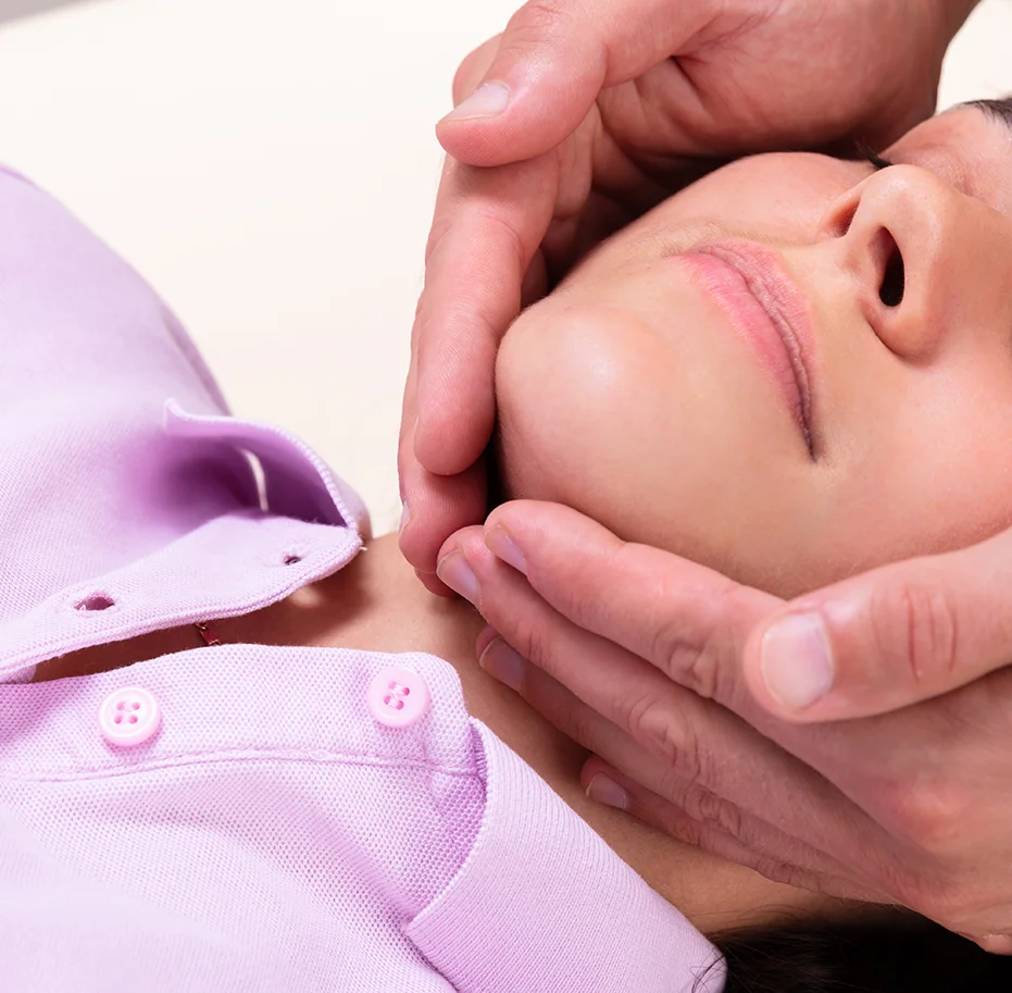 Fisioterapia para el bruxismo con tratamiento manual de la musculatura mandibular